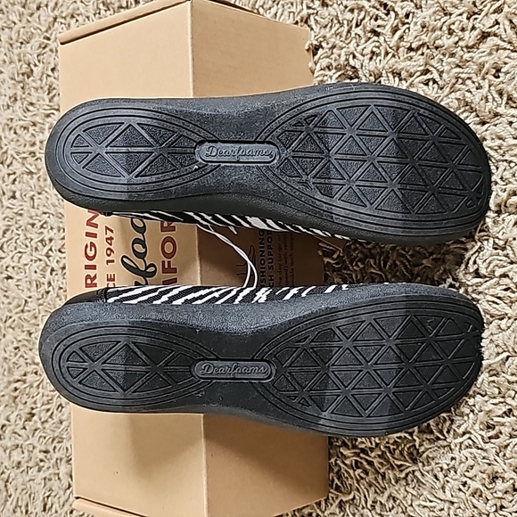 NEW in Box Dearfoams Comfort Misty Ballet Flat Black & White Washable 6 Foam - Picture 3 of 8